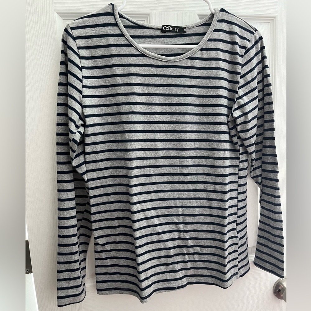 CzDolay Long-Sleeve Crewneck Cotton Tee